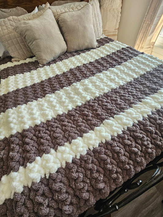 Farmhouse Elegance Meets Cozy Queen Size Comfort Chunky Blanket